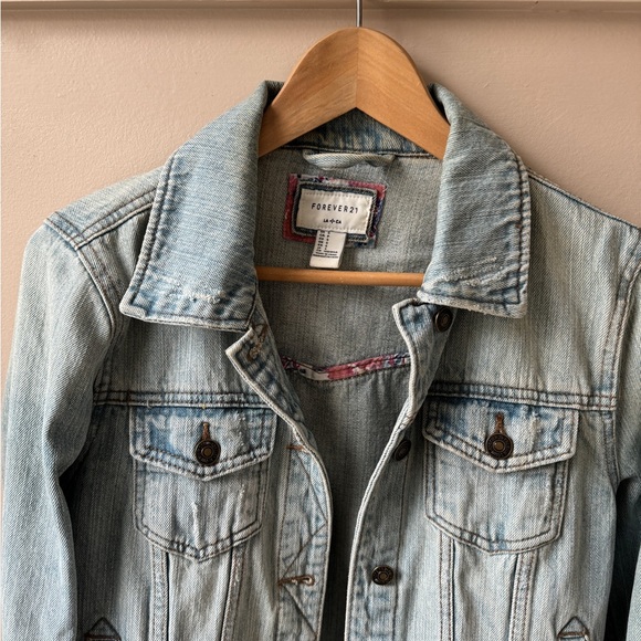 Denim Jacket - Light Wash - Picture 4 of 6